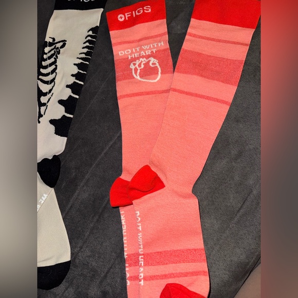 Figs Women Sm Black/White Skeletal & Pink/Red Do It With Heart Compression Socks - Picture 6 of 10